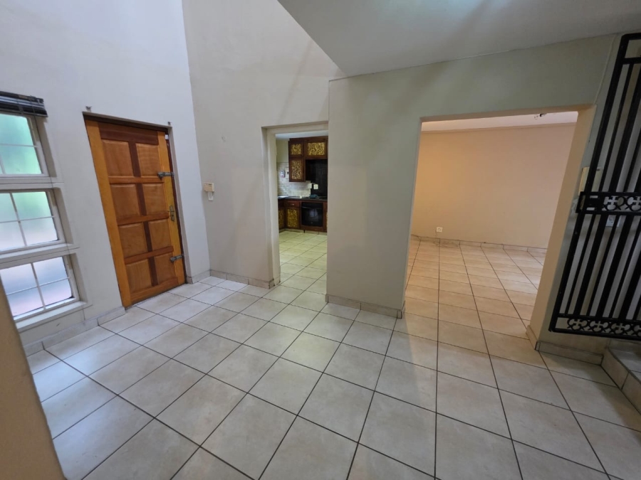 To Let 4 Bedroom Property for Rent in Glen Austin Gauteng