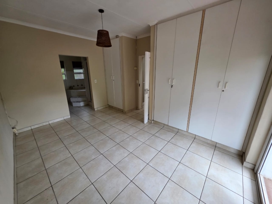 To Let 4 Bedroom Property for Rent in Glen Austin Gauteng