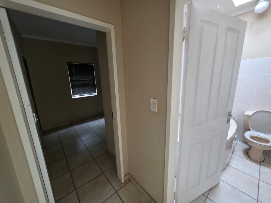 To Let 4 Bedroom Property for Rent in Glen Austin Gauteng