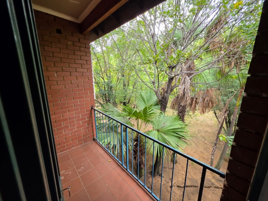 To Let 4 Bedroom Property for Rent in Glen Austin Gauteng