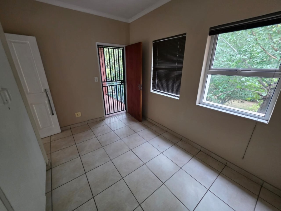 To Let 4 Bedroom Property for Rent in Glen Austin Gauteng