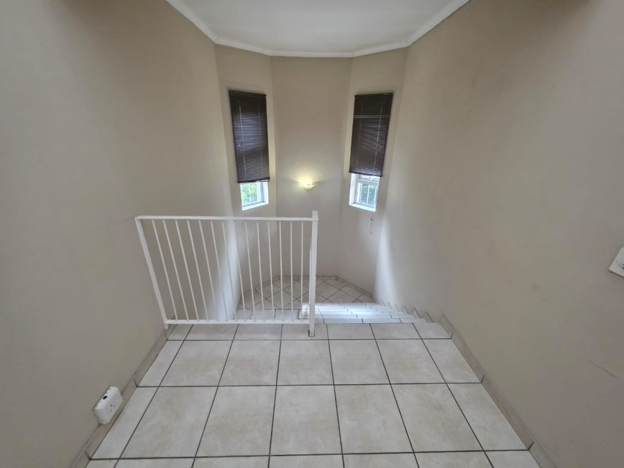 To Let 4 Bedroom Property for Rent in Glen Austin Gauteng