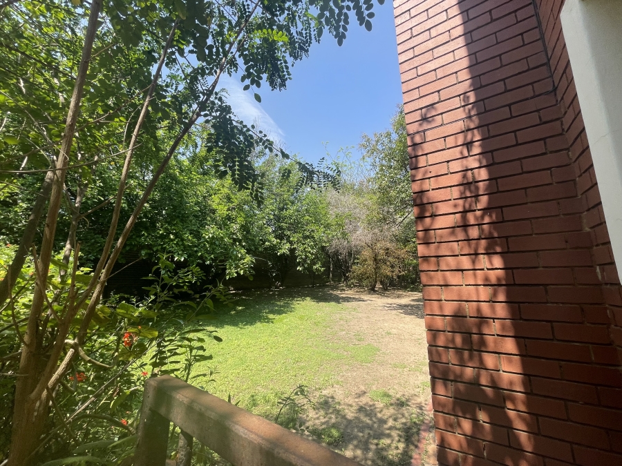 To Let 4 Bedroom Property for Rent in Glen Austin Gauteng