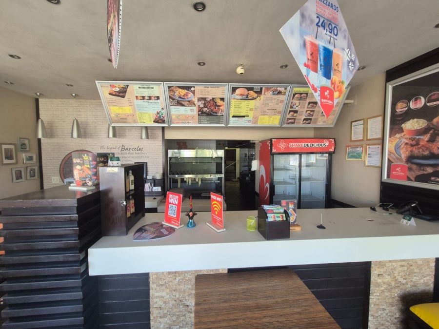 To Let Commercial Property for Rent in Die Hoewes Gauteng