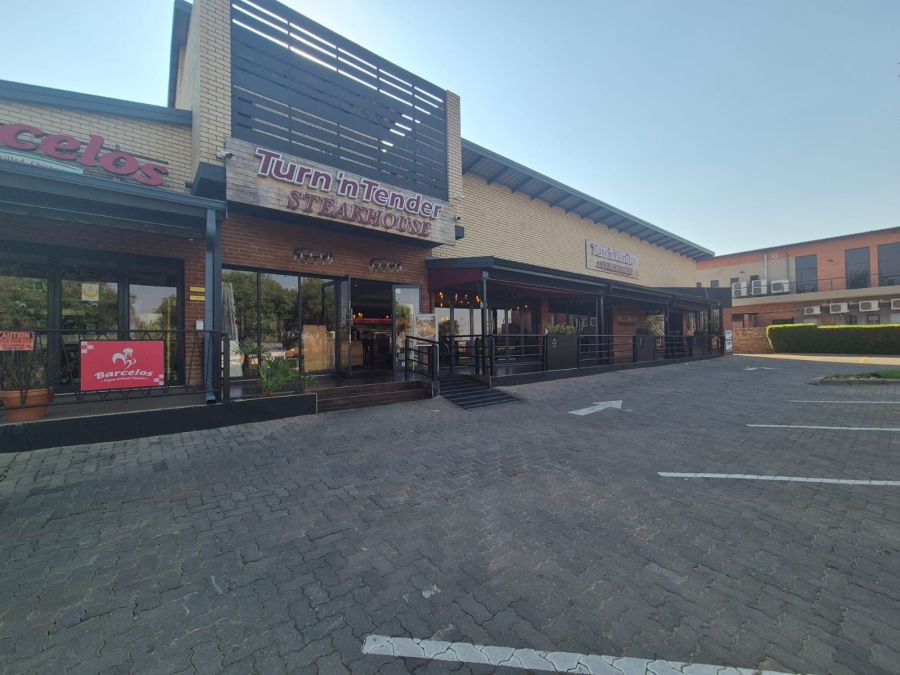 To Let Commercial Property for Rent in Die Hoewes Gauteng