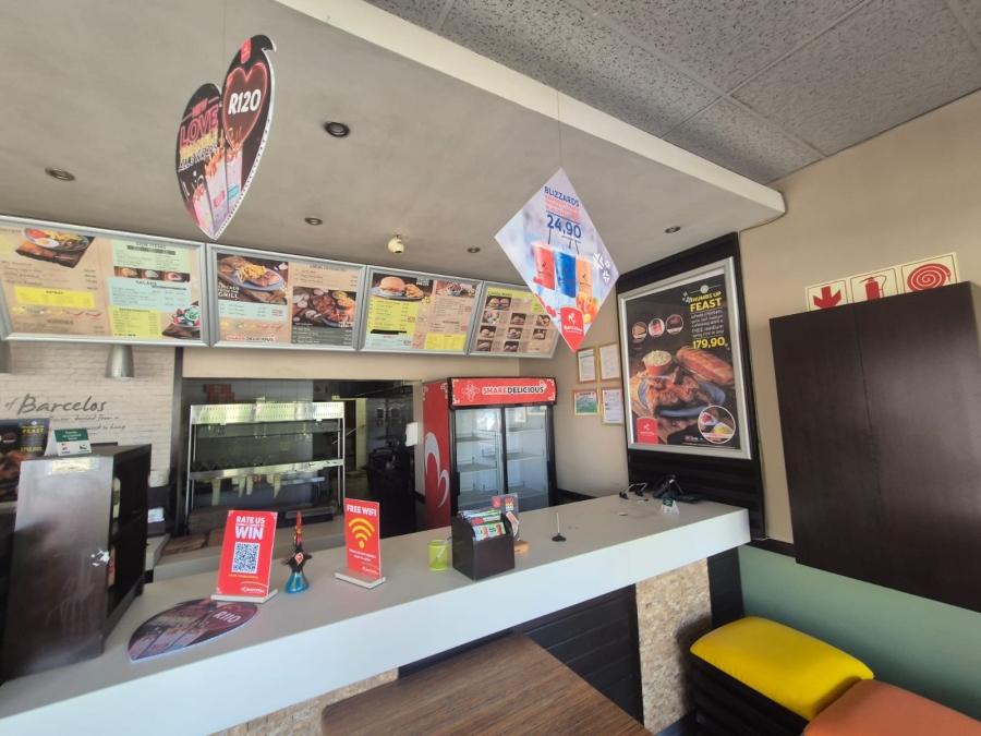 To Let Commercial Property for Rent in Die Hoewes Gauteng