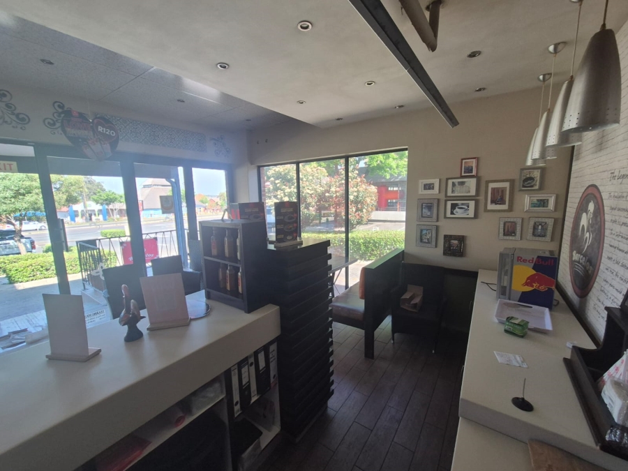 To Let Commercial Property for Rent in Die Hoewes Gauteng