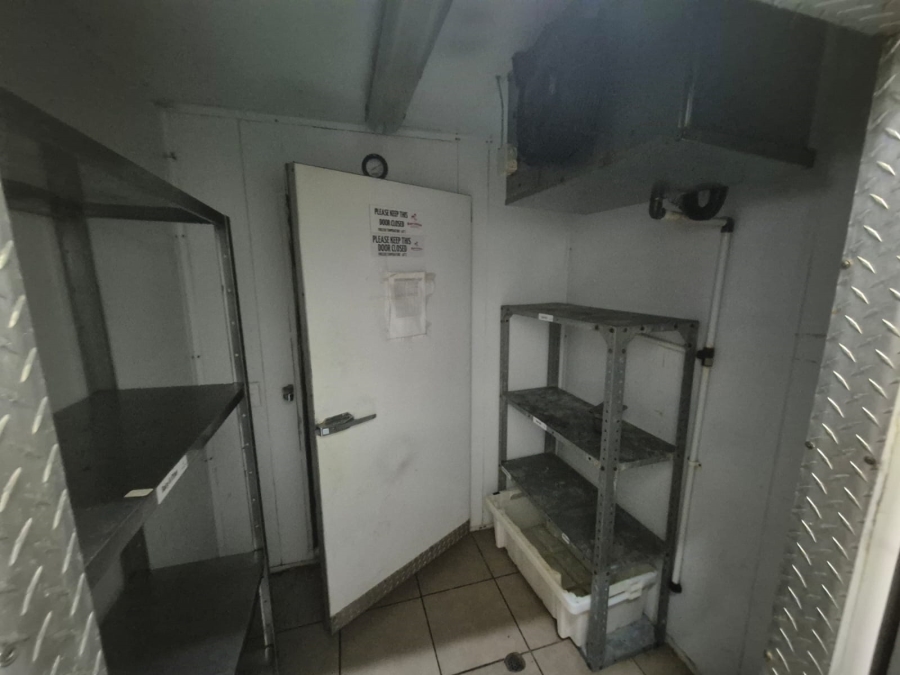 To Let Commercial Property for Rent in Die Hoewes Gauteng