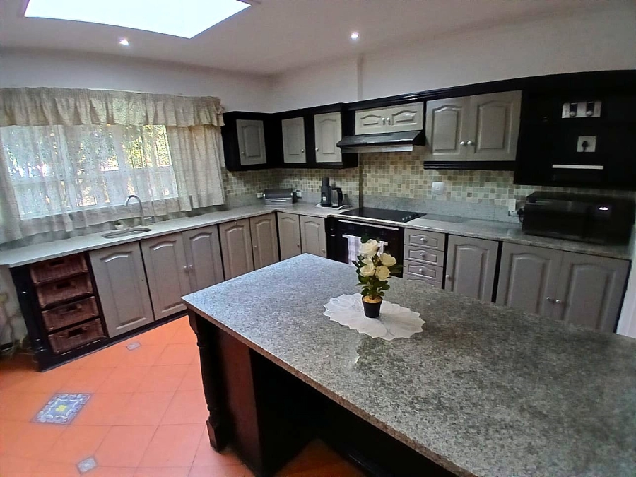 4 Bedroom Property for Sale in Van Riebeeck Park Gauteng