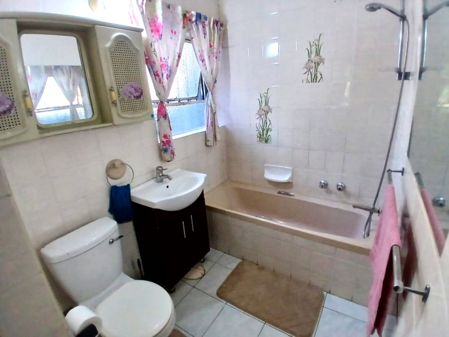 4 Bedroom Property for Sale in Van Riebeeck Park Gauteng