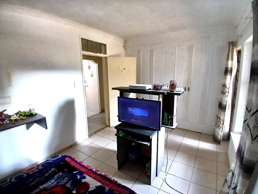 4 Bedroom Property for Sale in Van Riebeeck Park Gauteng