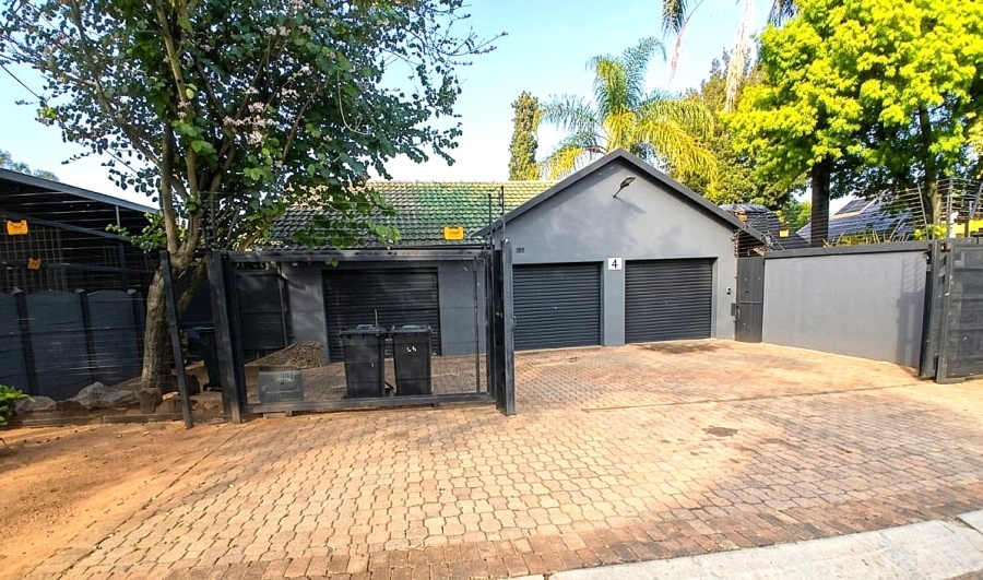 4 Bedroom Property for Sale in Van Riebeeck Park Gauteng