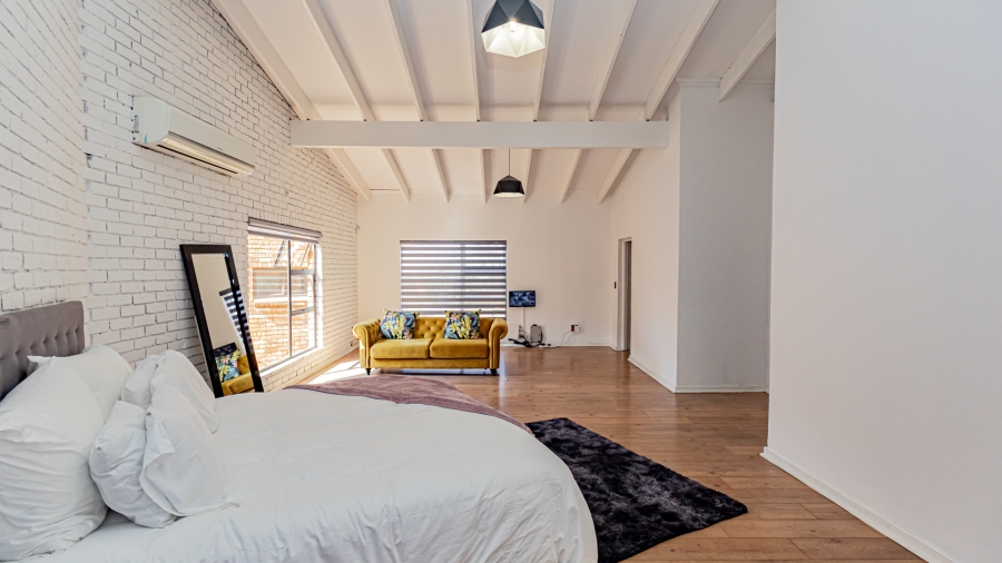 5 Bedroom Property for Sale in Moreleta Park Gauteng