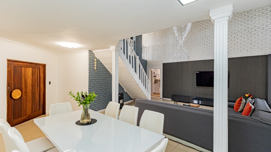 5 Bedroom Property for Sale in Moreleta Park Gauteng
