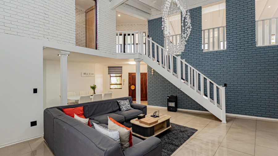 5 Bedroom Property for Sale in Moreleta Park Gauteng