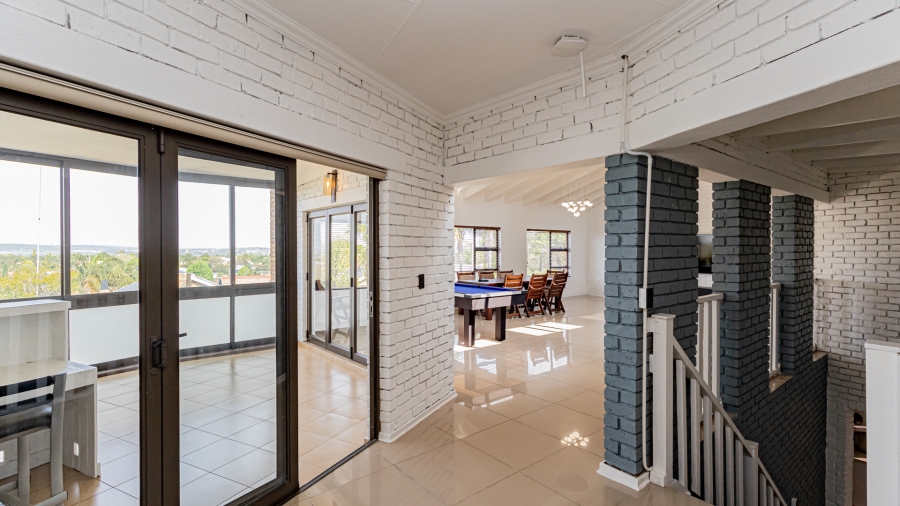 5 Bedroom Property for Sale in Moreleta Park Gauteng