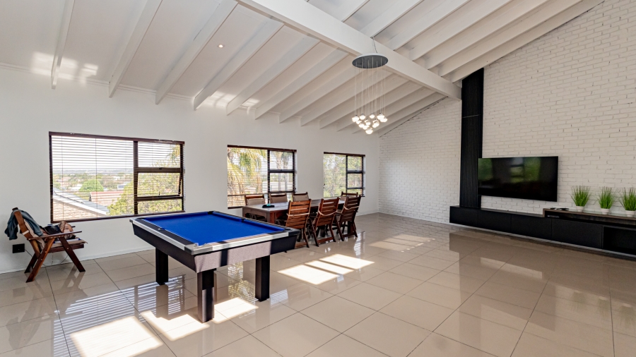 5 Bedroom Property for Sale in Moreleta Park Gauteng