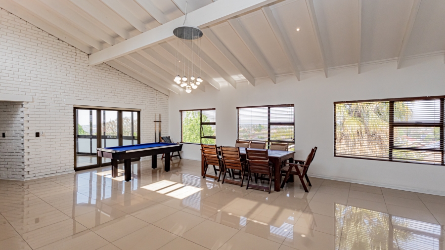 5 Bedroom Property for Sale in Moreleta Park Gauteng