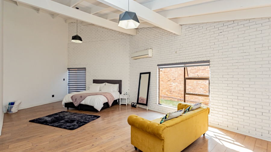 5 Bedroom Property for Sale in Moreleta Park Gauteng