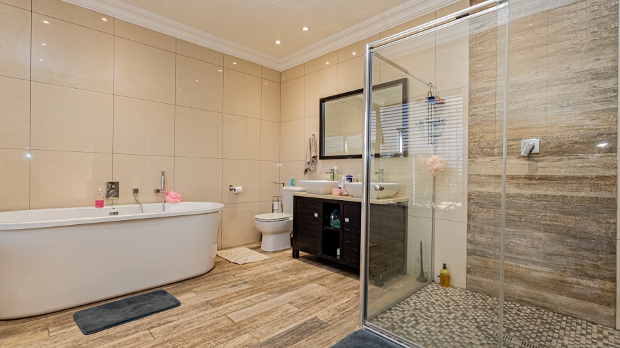 5 Bedroom Property for Sale in Moreleta Park Gauteng