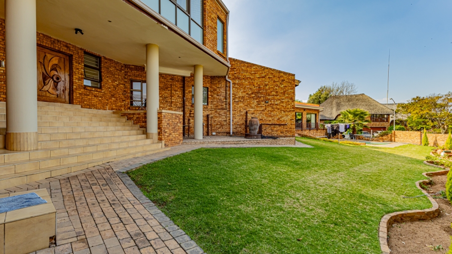 5 Bedroom Property for Sale in Moreleta Park Gauteng