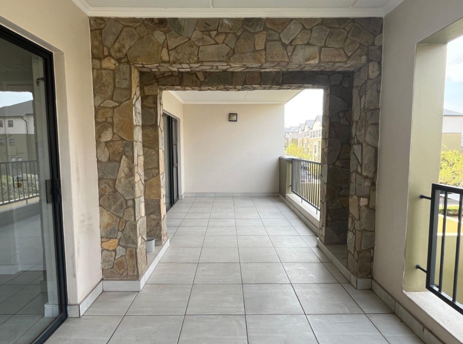 To Let 2 Bedroom Property for Rent in Waterfall Gauteng