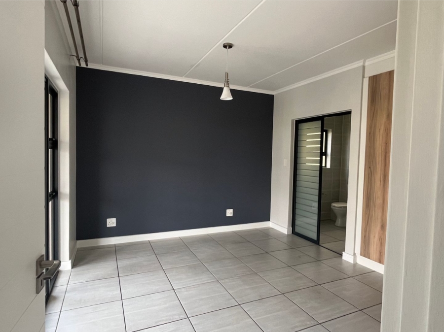 To Let 2 Bedroom Property for Rent in Waterfall Gauteng