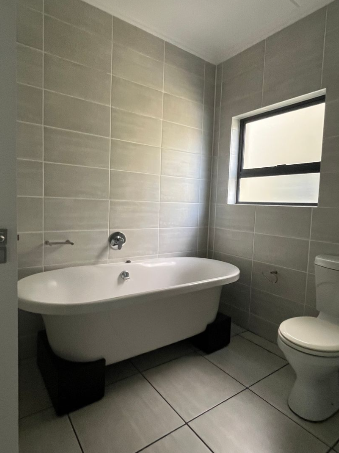 To Let 2 Bedroom Property for Rent in Waterfall Gauteng