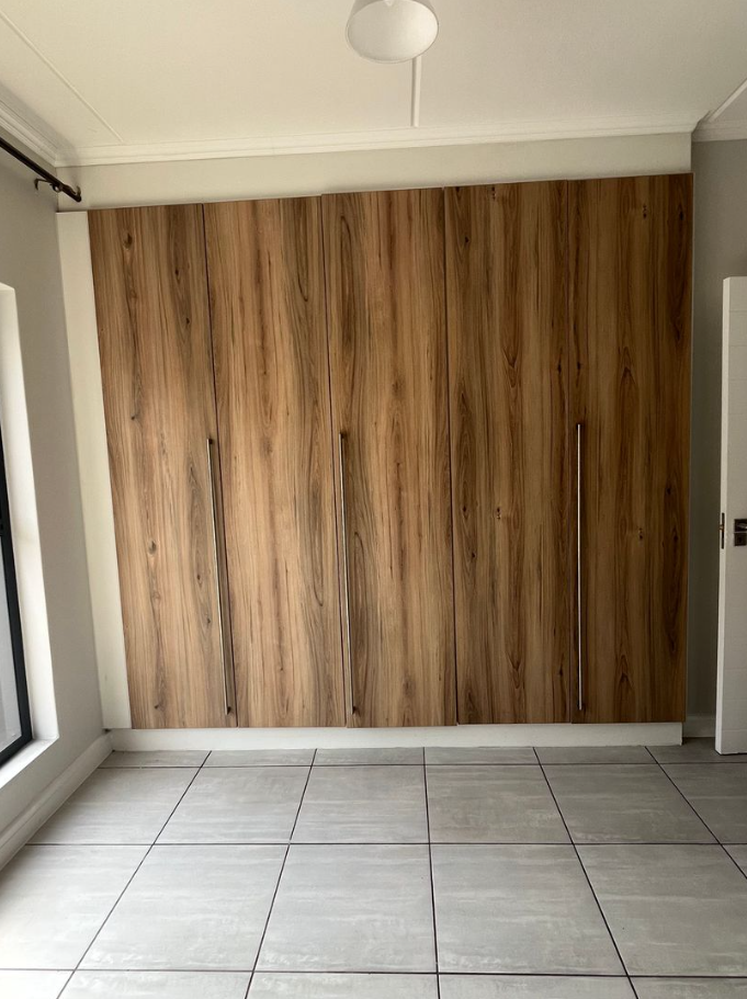 To Let 2 Bedroom Property for Rent in Waterfall Gauteng