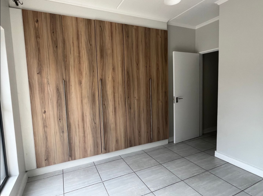To Let 2 Bedroom Property for Rent in Waterfall Gauteng