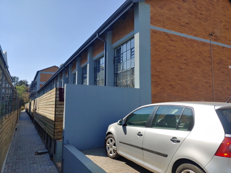 To Let 2 Bedroom Property for Rent in Braamfontein Gauteng