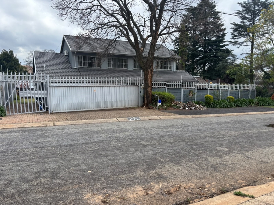 To Let 3 Bedroom Property for Rent in Linden Gauteng