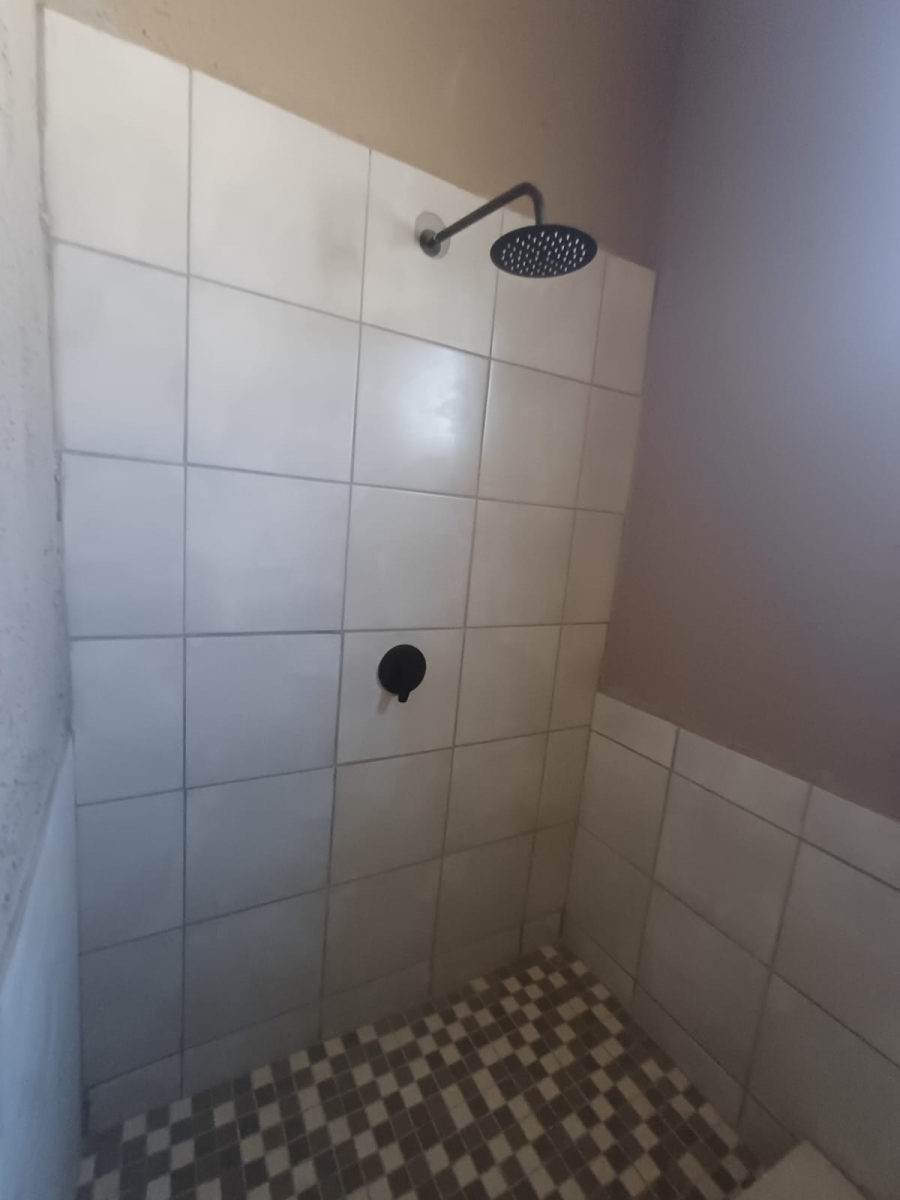To Let 1 Bedroom Property for Rent in Troyeville Gauteng