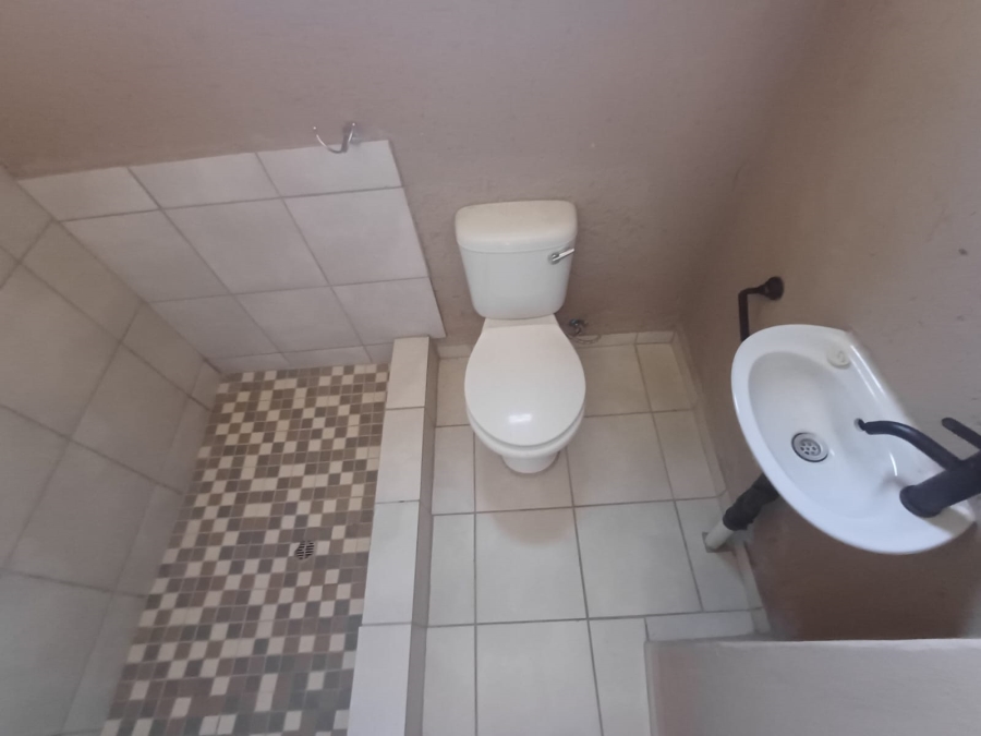 To Let 1 Bedroom Property for Rent in Troyeville Gauteng