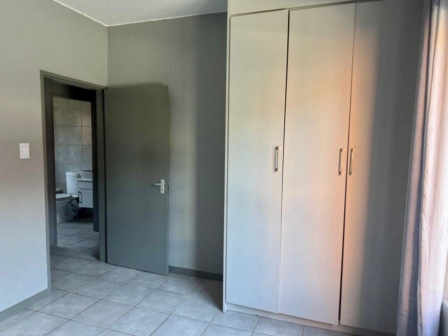2 Bedroom Property for Sale in Witpoortjie Gauteng
