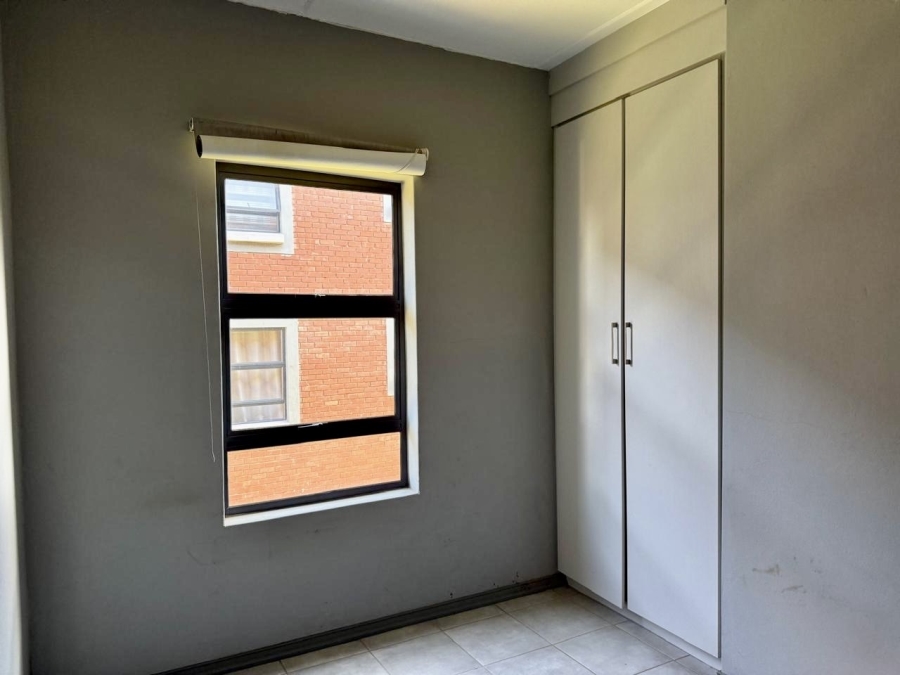 2 Bedroom Property for Sale in Witpoortjie Gauteng