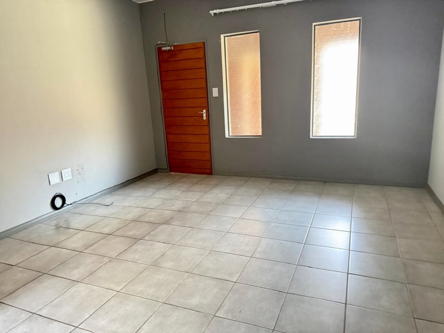 2 Bedroom Property for Sale in Witpoortjie Gauteng