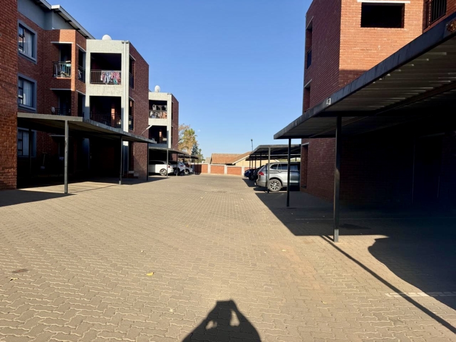 2 Bedroom Property for Sale in Witpoortjie Gauteng