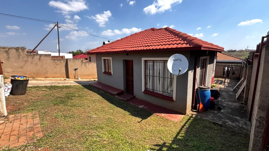 3 Bedroom Property for Sale in Clayville East Gauteng