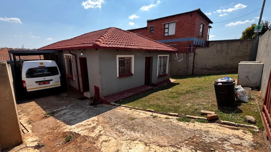 3 Bedroom Property for Sale in Clayville East Gauteng