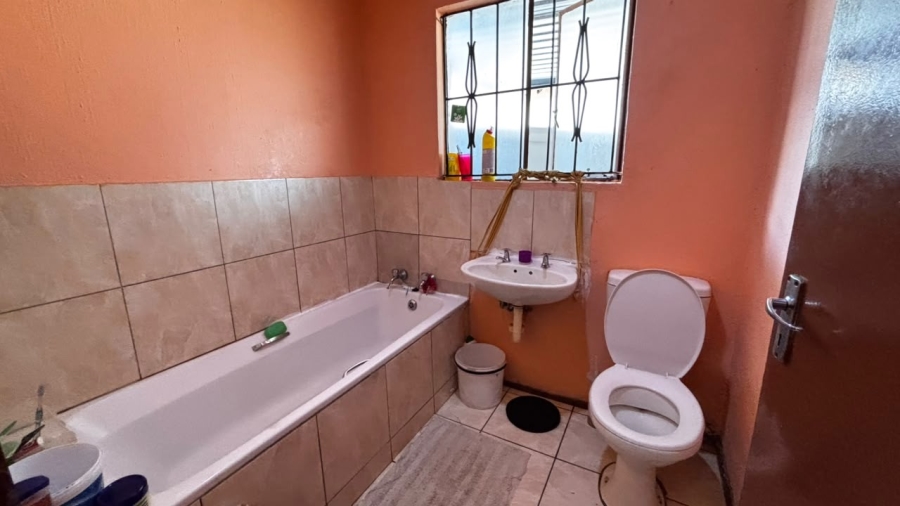 3 Bedroom Property for Sale in Clayville East Gauteng