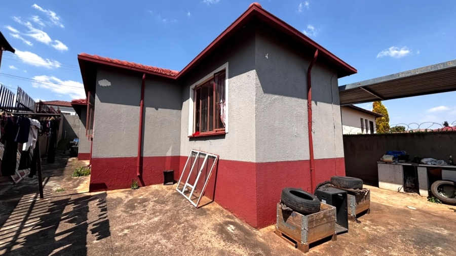 3 Bedroom Property for Sale in Clayville East Gauteng