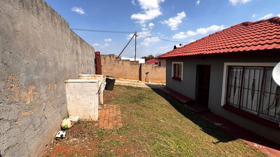 3 Bedroom Property for Sale in Clayville East Gauteng