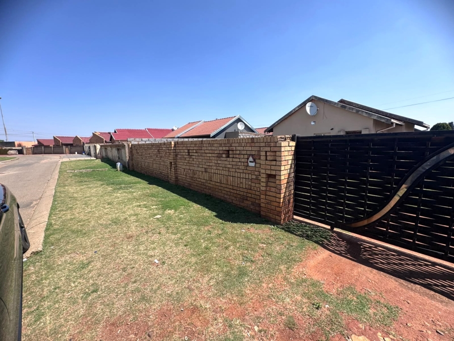 2 Bedroom Property for Sale in Vosloorus Gauteng