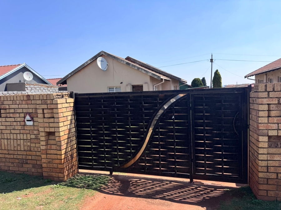 2 Bedroom Property for Sale in Vosloorus Gauteng