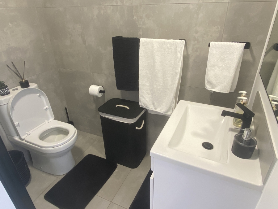 To Let 1 Bedroom Property for Rent in Broadacres Gauteng