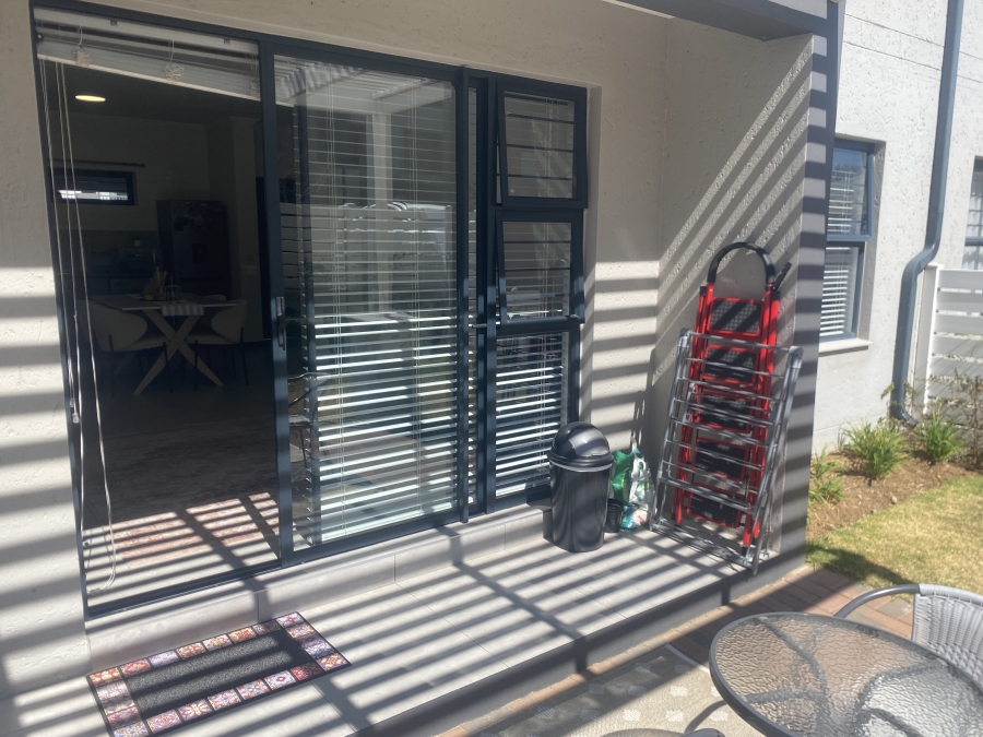 To Let 1 Bedroom Property for Rent in Broadacres Gauteng