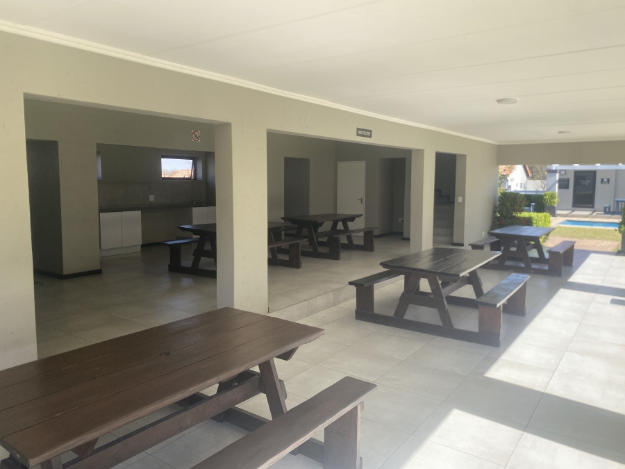 To Let 1 Bedroom Property for Rent in Broadacres Gauteng