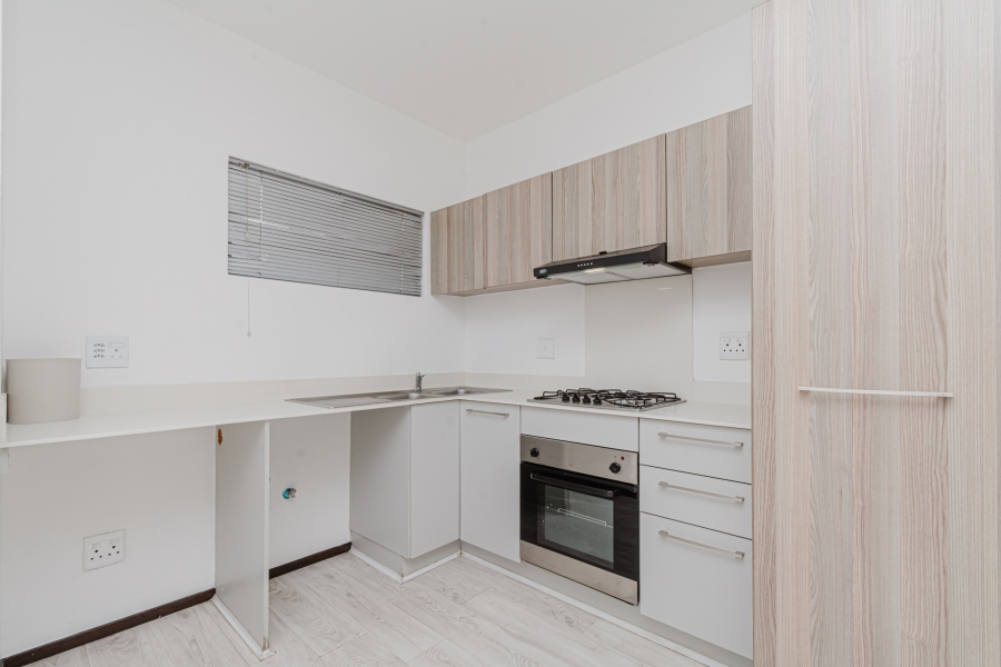 To Let 2 Bedroom Property for Rent in Broadacres Gauteng