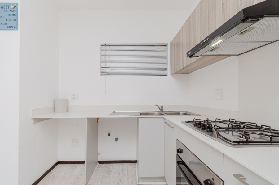To Let 2 Bedroom Property for Rent in Broadacres Gauteng